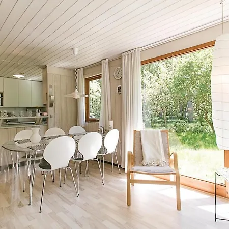 3 Bedroom Amazing In Nexo Holiday home Spidsegard